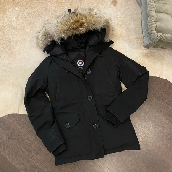 Canada Goose Jackets & Blazers - XS Canada Goose Montebello Parka